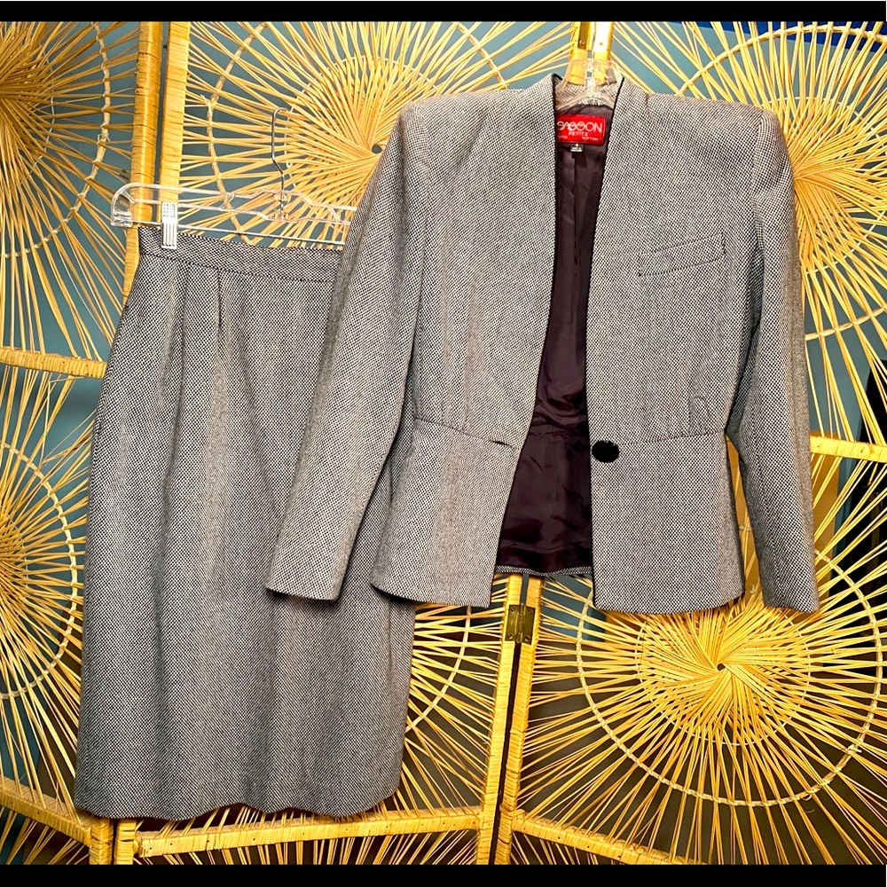 Vintage Sasson 2 piece skirt suit